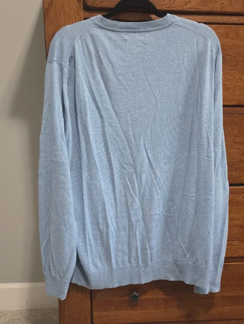Nautica Men's Pale Blue V-Neck Sweater